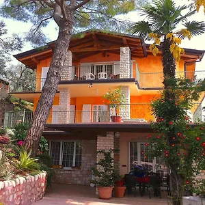 https://villa-panorama-residence.it-lombardy.com